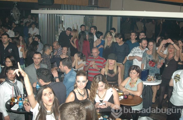 Bursa'da dolu dizgin eğlenceye devam...