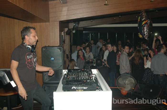 Bursa'da dolu dizgin eğlenceye devam...