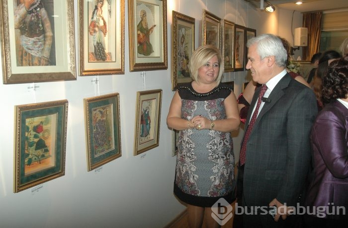 Dilek İyigüllü ve Selva Karasu karma sergisi açıldı...