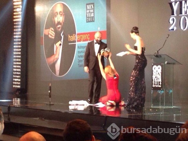 Hürrem, Süleyman'ın önünde diz çöktü!