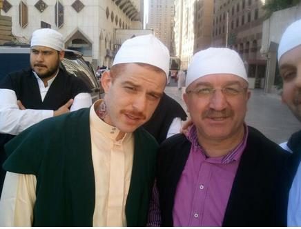 Namaza durdular!