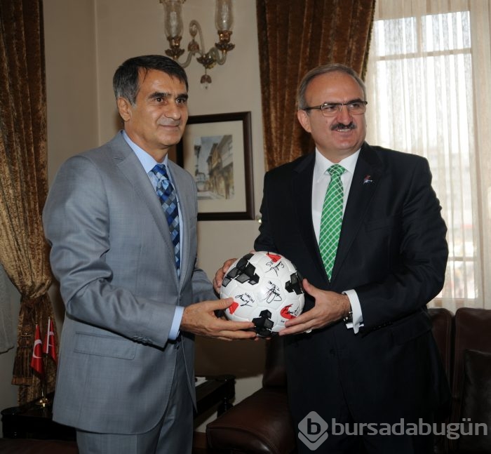 Şenol Güneş'ten Vali Karaloğlu'na ziyaret