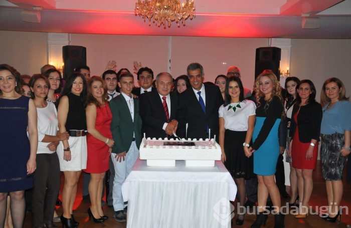 Öğretmenler gününü coşku içinde kutladılar...