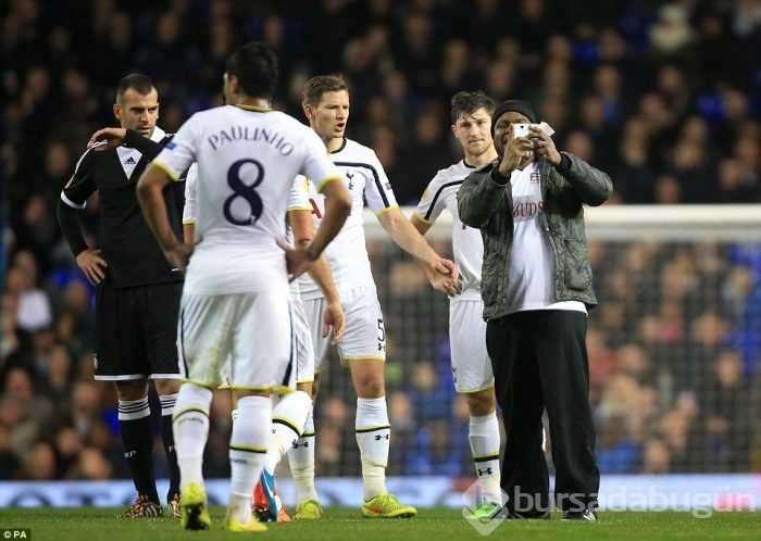 Tottenham maçında ortalık karıştı!
