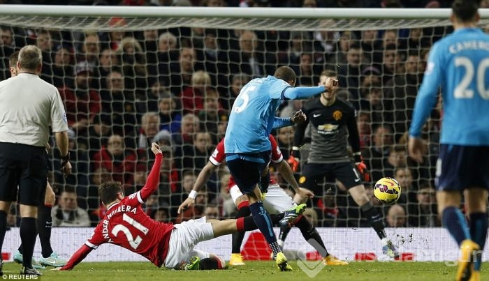 Manchester United 4'te 4 yaptı!