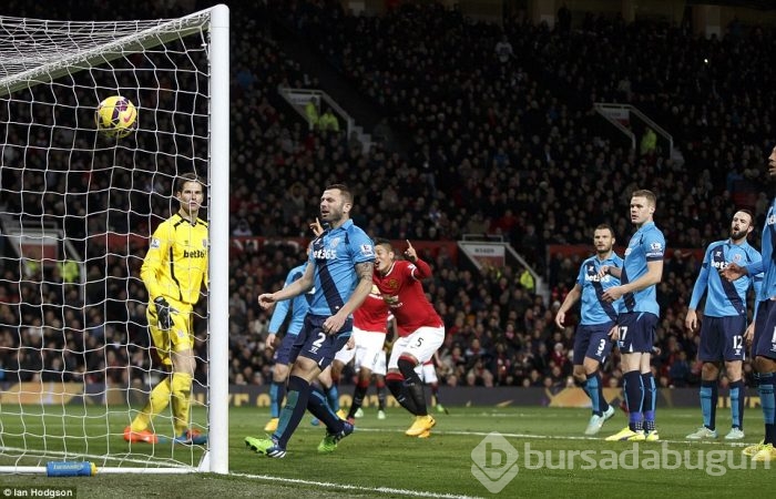 Manchester United 4'te 4 yaptı!