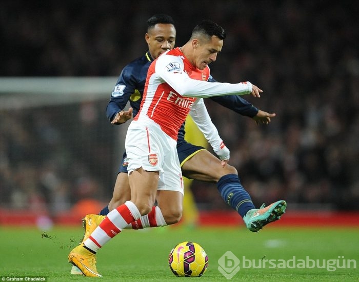 Alexis Sanchez Arsenal'ı sırtladı!