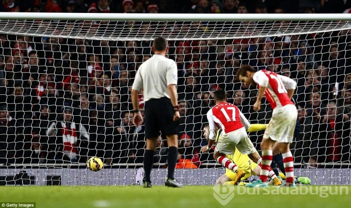 Alexis Sanchez Arsenal'ı sırtladı!