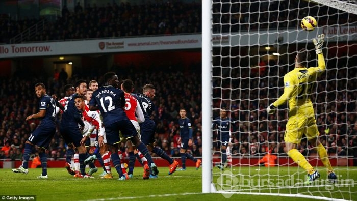 Alexis Sanchez Arsenal'ı sırtladı!
