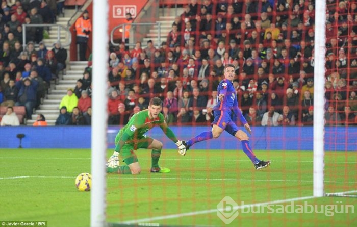 ManU'da Robin van Persie şov!