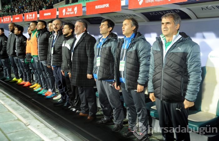 Timsah Kupa'da tekledi!
