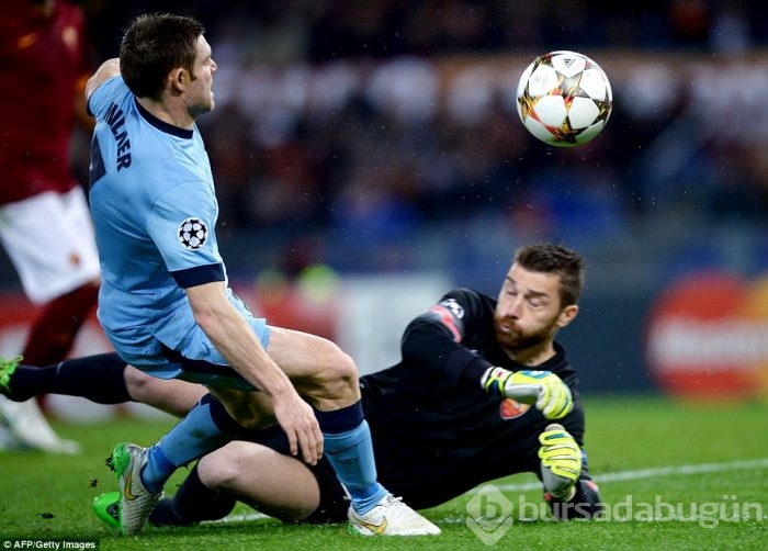 Manchester City Roma'yı yaktı!