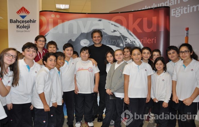 Sanatçı Ragıp Savaş Modern Okulda...