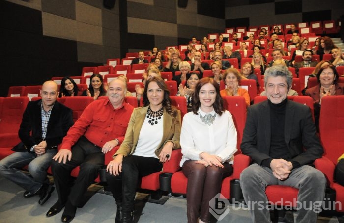 'Yağmur Kıyamet Çiçeği' Filmine renkli gala....