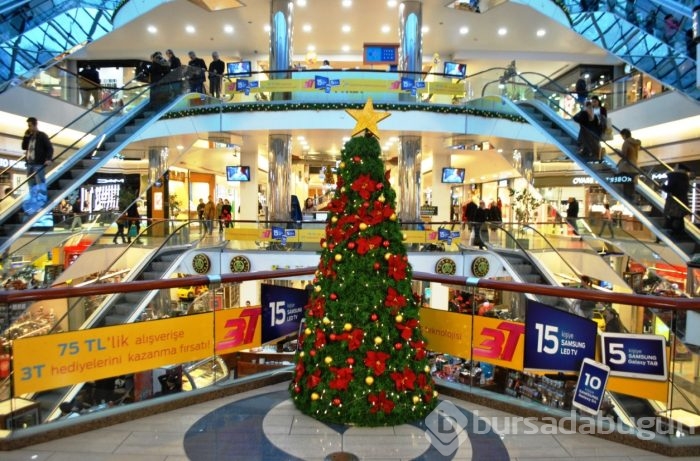 Zafer Plaza, Mavi Piramitiyle ışıl ışıl...