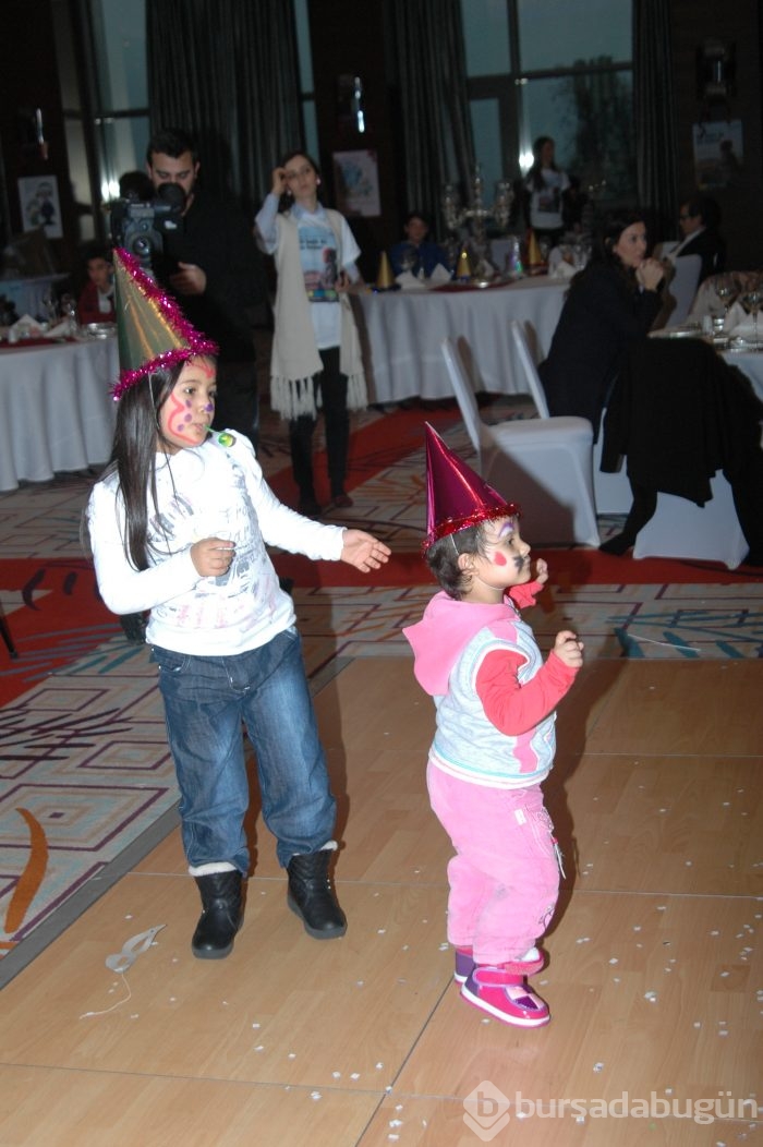 LÖSEVLİ çocukların yeni yıl kutlaması...