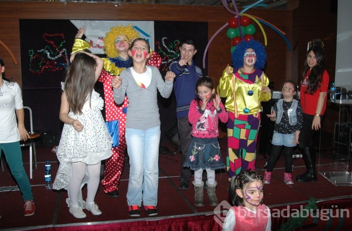 LÖSEVLİ çocukların yeni yıl kutlaması...