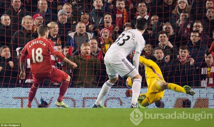 Liverpool Swansea'ye acımadı!