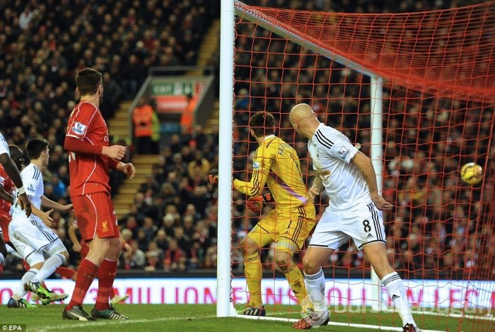 Liverpool Swansea'ye acımadı!