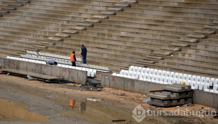 Timsah Arena'nın koltuk montajına başlandı