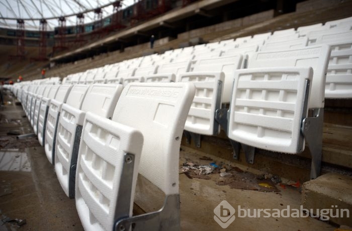 Timsah Arena'nın koltuk montajına başlandı