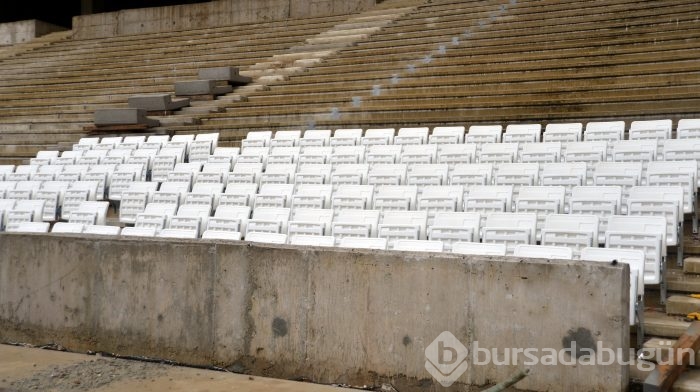 Timsah Arena'nın koltuk montajına başlandı