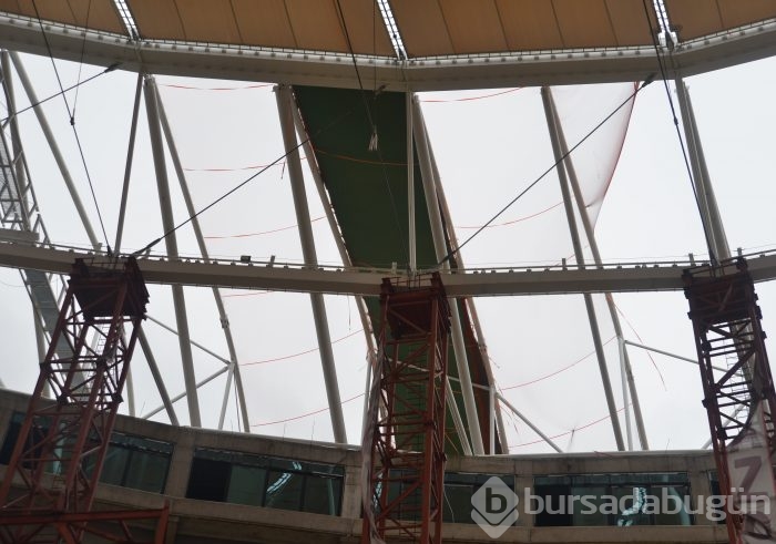 Timsah Arena'nın koltuk montajına başlandı