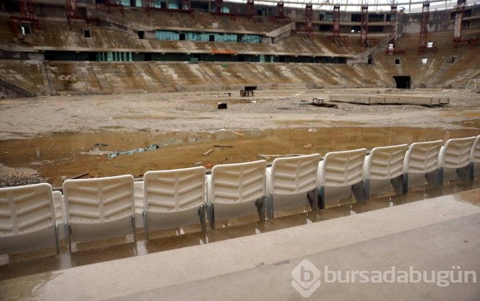 Timsah Arena'nın koltuk montajına başlandı