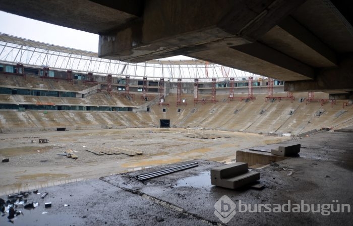 Timsah Arena'nın koltuk montajına başlandı