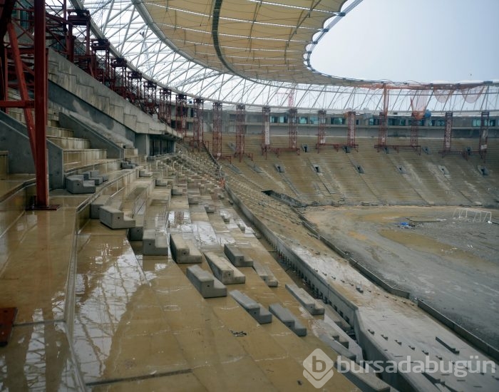 Timsah Arena'nın koltuk montajına başlandı