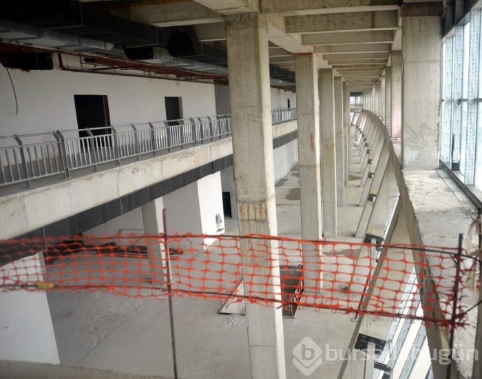 Timsah Arena'nın koltuk montajına başlandı