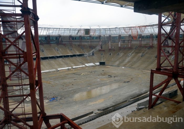 Timsah Arena'nın koltuk montajına başlandı