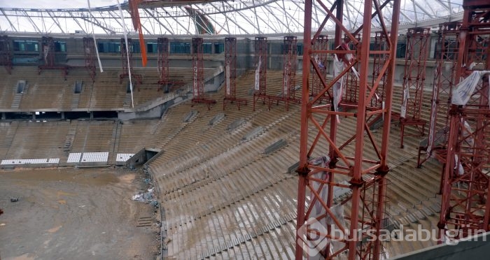 Timsah Arena'nın koltuk montajına başlandı
