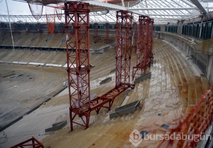 Timsah Arena'nın koltuk montajına başlandı