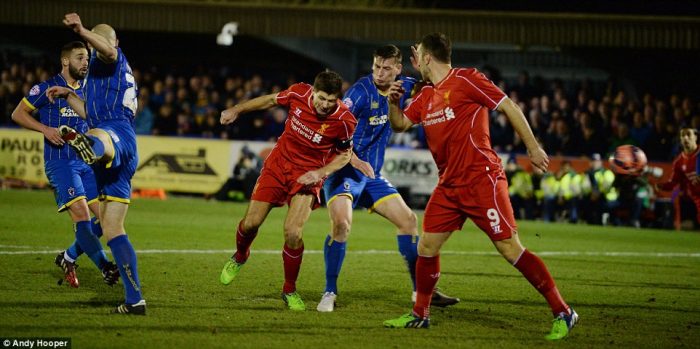 Liverpool'u Gerrard sırtladı!