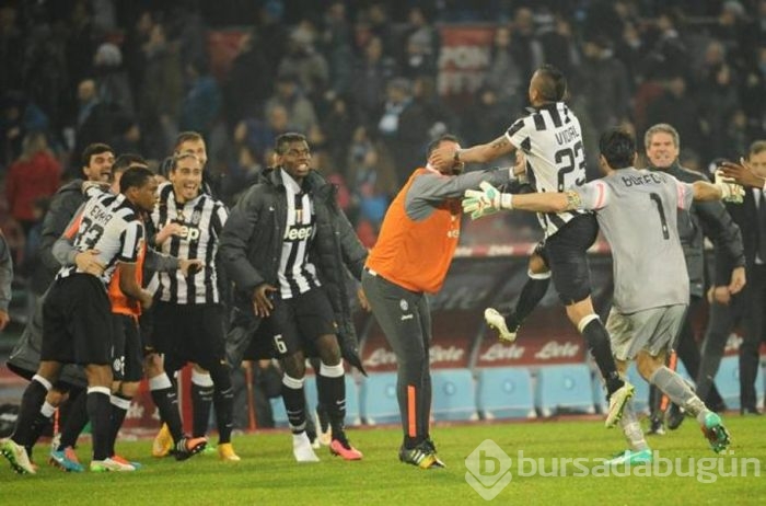 Juventus Napoli'yi ezdi geçti!