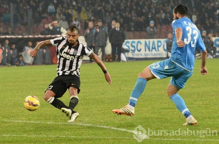 Juventus Napoli'yi ezdi geçti!