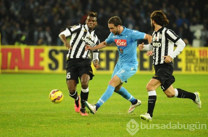 Juventus Napoli'yi ezdi geçti!