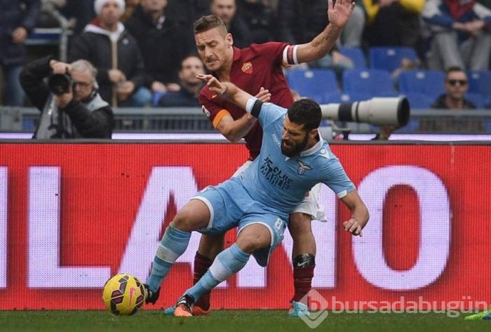 Roma puanı Totti'ye borçlu