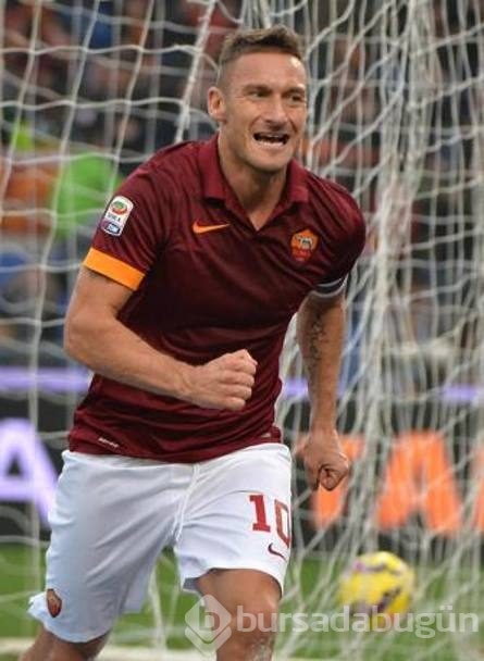 Roma puanı Totti'ye borçlu