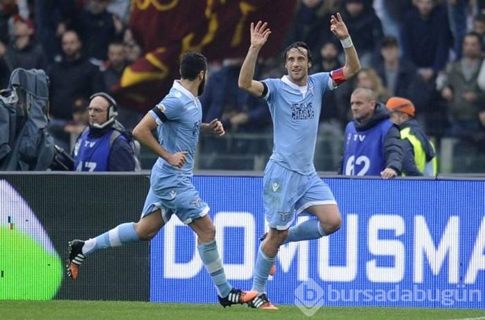 Roma puanı Totti'ye borçlu