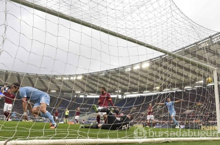 Roma puanı Totti'ye borçlu