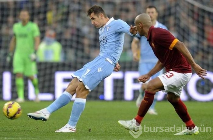 Roma puanı Totti'ye borçlu