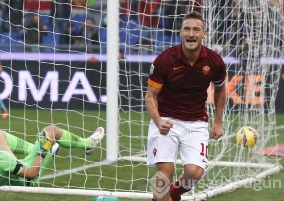 Roma puanı Totti'ye borçlu
