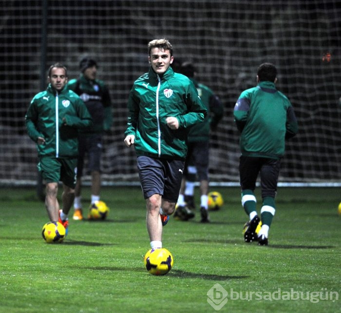 Bursaspor çip takılı özel yeleklerle çalışıyor