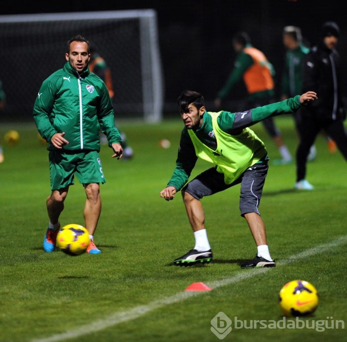 Bursaspor çip takılı özel yeleklerle çalışıyor
