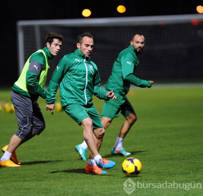 Bursaspor çip takılı özel yeleklerle çalışıyor