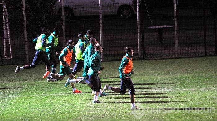 Bursaspor çip takılı özel yeleklerle çalışıyor