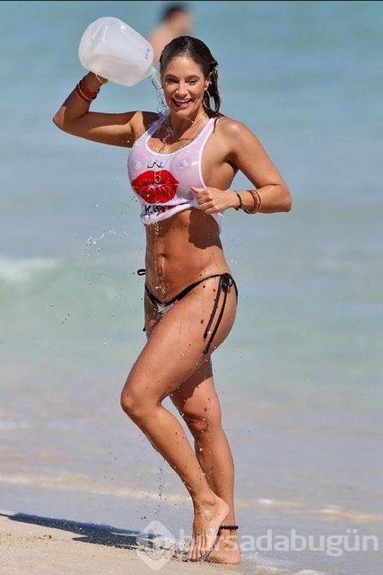 Seksi model kazaya kurban gitti...
