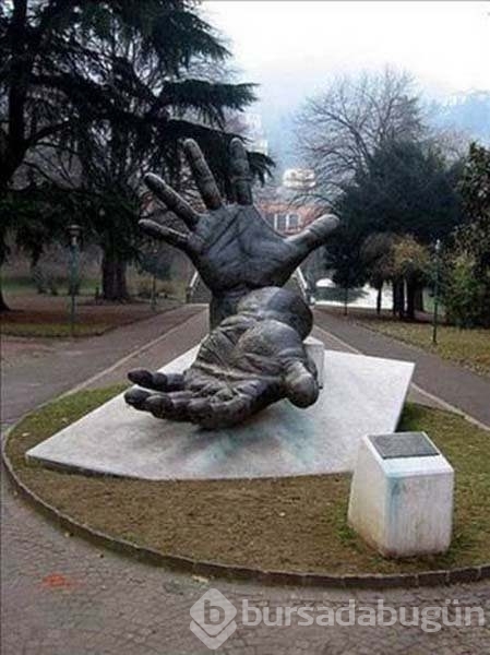 Bu heykeller görenleri şaşırtıyor...
